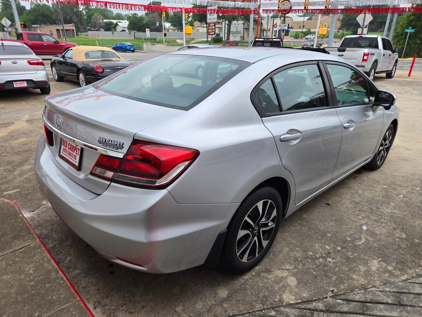 2014 SILVER Honda Civic (19XFB2F80EE) with an 1.8L I4 F SOHC 16V engine, located at 503 West Court, Seguin, TX, 78155, (830) 379-3373, 29.568621, -97.969803 - Photo#2